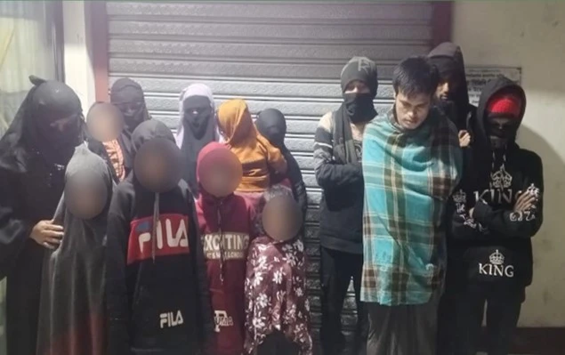 ট্রেনের নিচে পড়ে মা-ছেলে নিহত